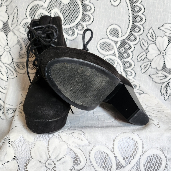 Forever Camille - Black Lace up Ankle Chunky Heel - (8) - Picture 4 of 8